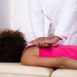 Como a osteopatia atua na prevenção das dores no corpo